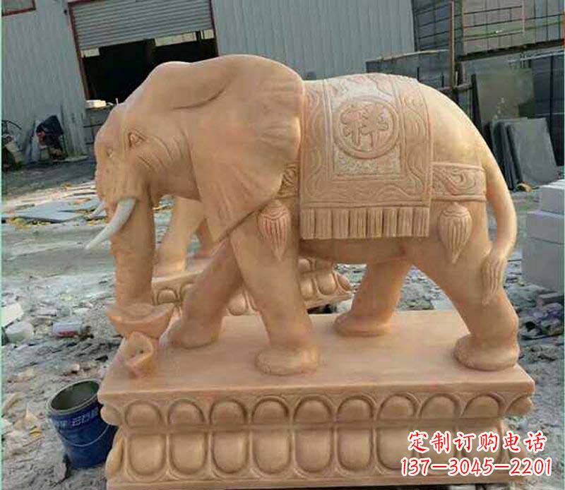 昆明璀璨大象石雕