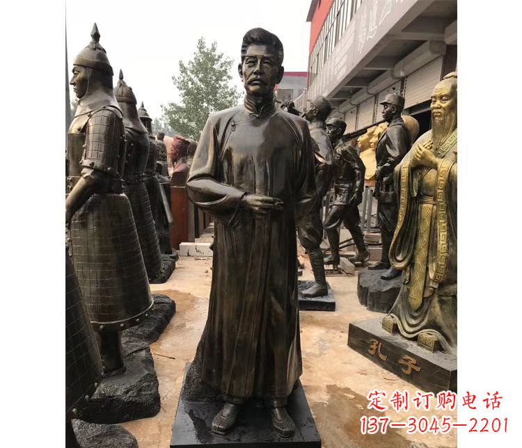 昆明玻璃钢仿铜鲁迅雕塑——传承中国近代文化精神