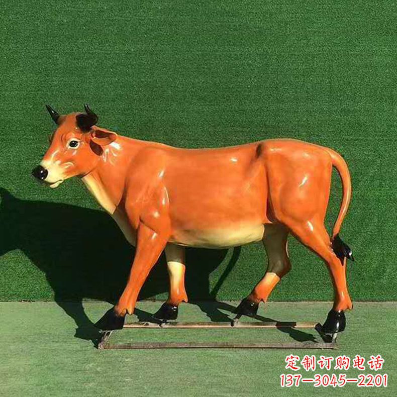 昆明玻璃钢材料制作的动物雕塑