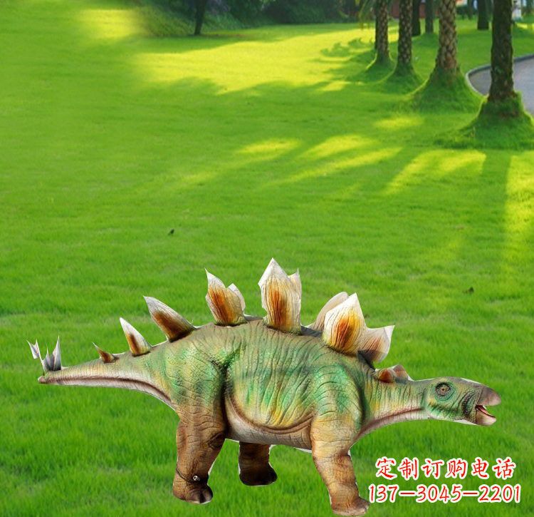 昆明仿真恐龙雕塑玻璃钢棘背龙