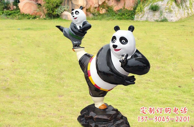 昆明玻璃钢卡通熊猫雕塑的艺术之美