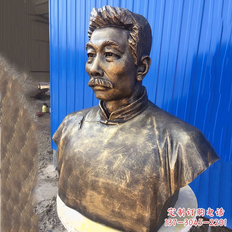 昆明鲁迅雕塑传承伟大的文学遗产