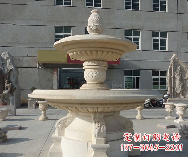 昆明菠萝雕塑点缀小区景观的精美艺术品