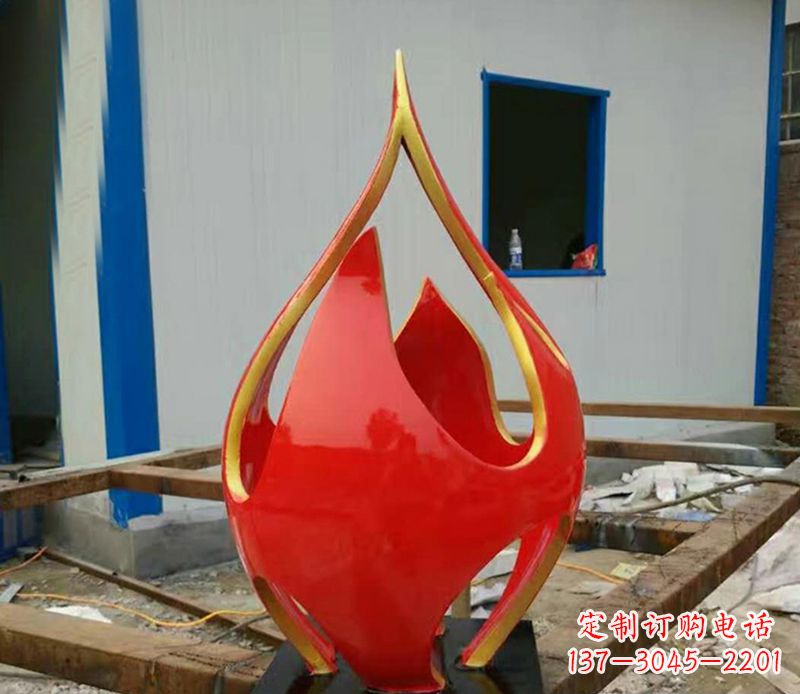 昆明不锈钢龙雕塑点缀火龙果广场