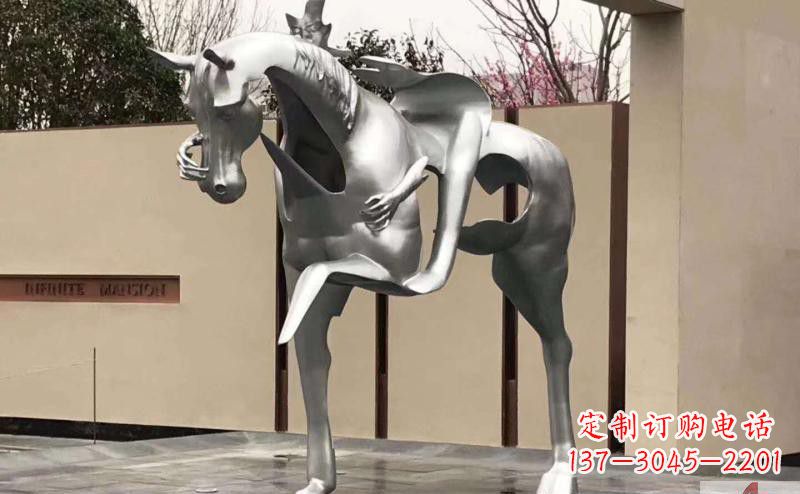 昆明不锈钢骑马雕塑精美外形与经久耐用