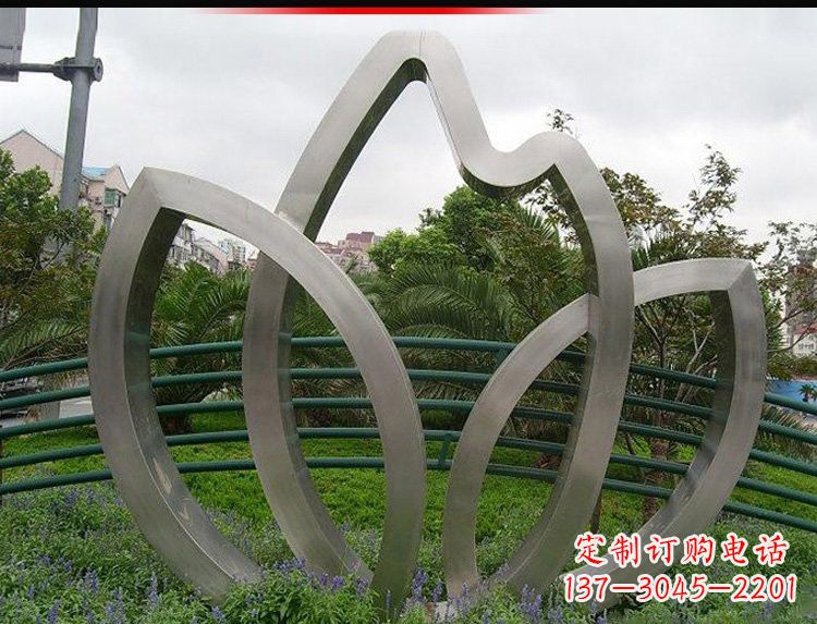昆明不锈钢树叶雕塑美丽与力量的完美结合