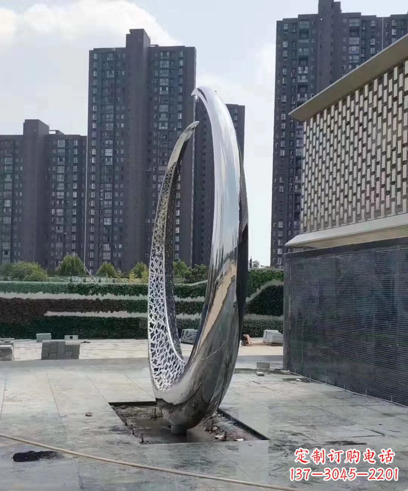 昆明精美不锈钢月亮雕塑