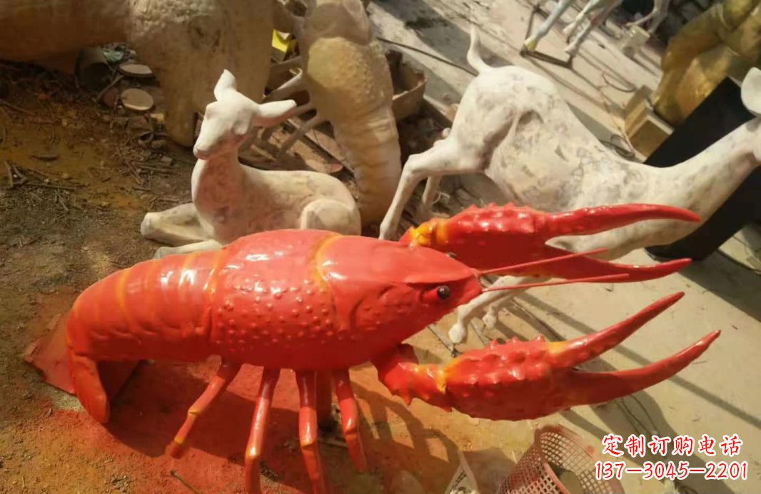 昆明不锈钢大龙虾雕塑象征着力量与美丽