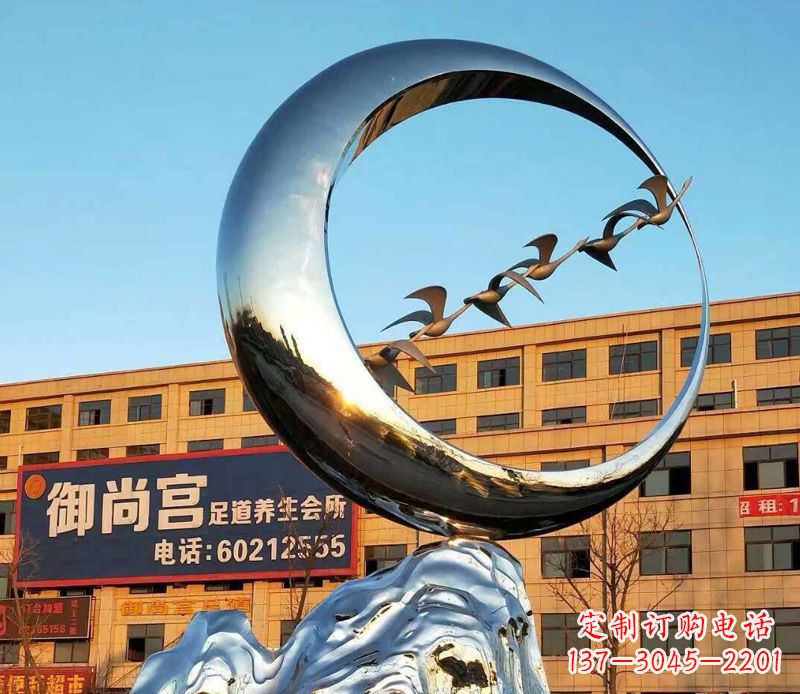 昆明不锈钢大雁雕塑象征着生机勃勃的美丽