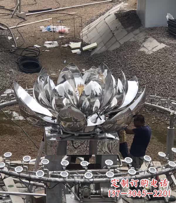 昆明不锈钢锻造荷花景观雕塑112