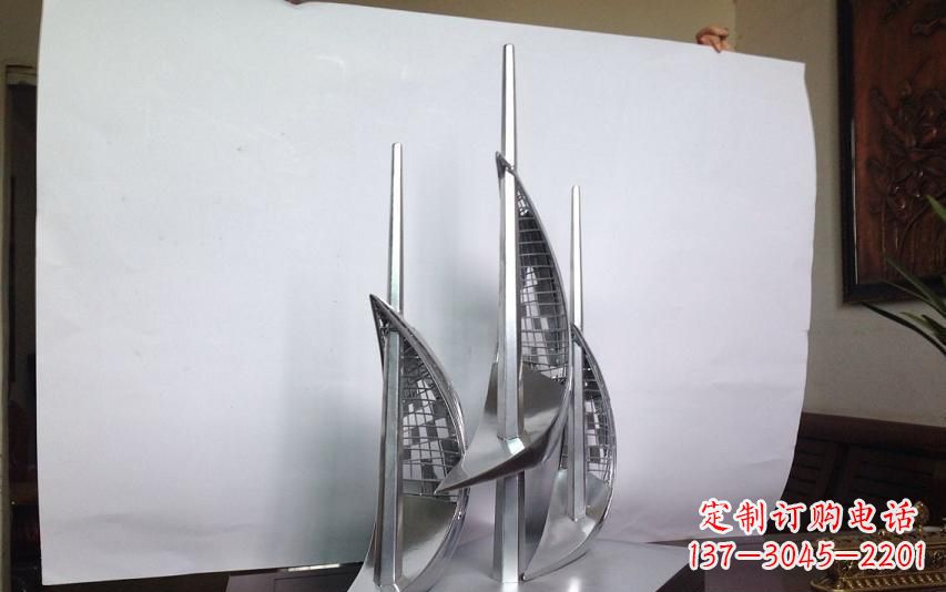 昆明不锈钢帆船雕塑传承精神的象征