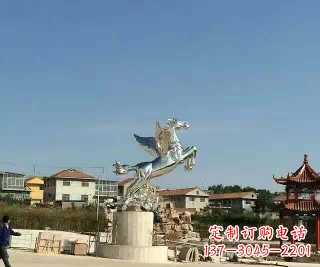昆明不锈钢飞马雕塑象征勇气与美丽