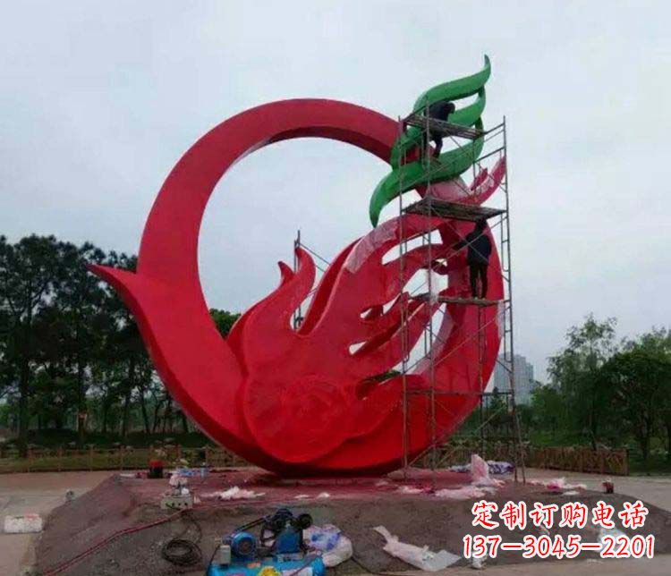 昆明不锈钢凤凰雕塑精美而又神秘