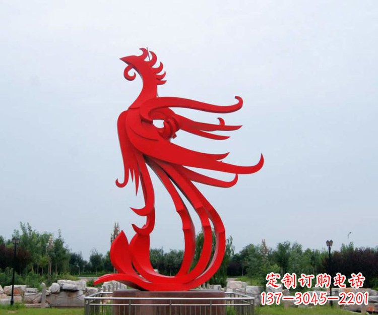 昆明精美凤凰雕塑点亮凤凰公园