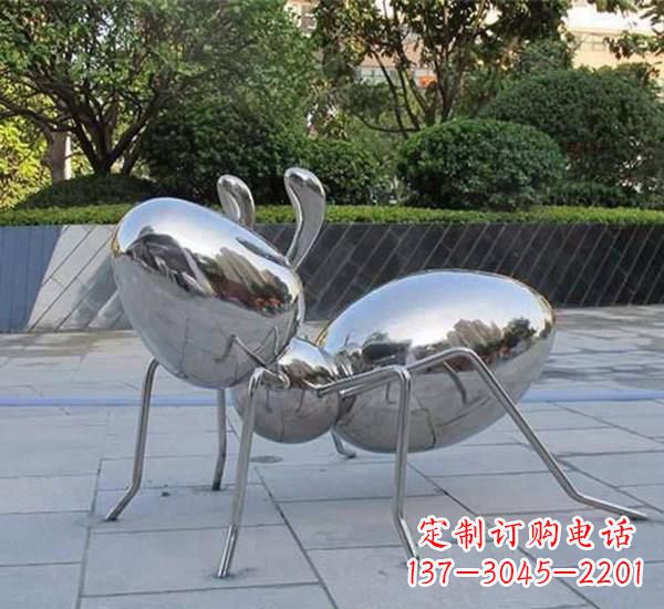 昆明不锈钢公园镜面蚂蚁雕塑