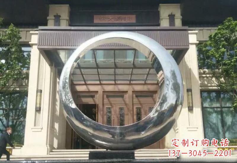 昆明不锈钢公园圆环雕塑精致美观的艺术品