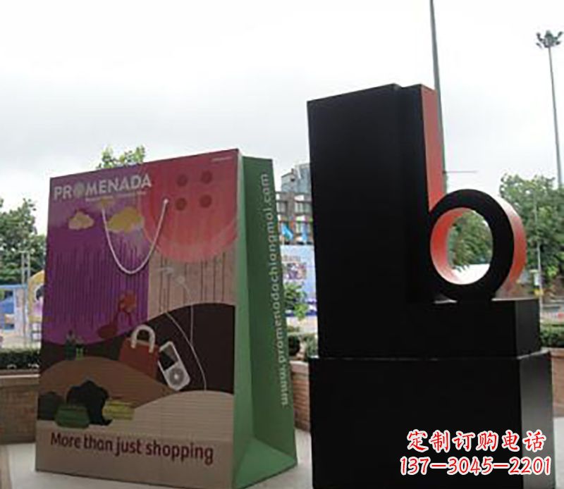 昆明不锈钢购物袋公园雕塑