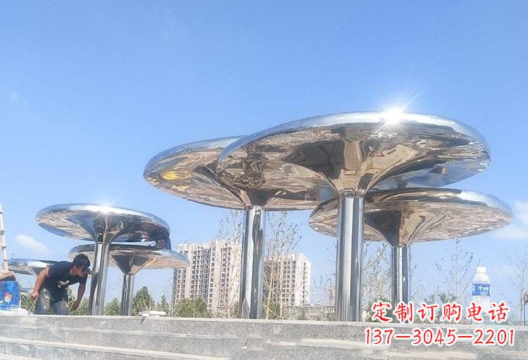 昆明不锈钢广场凉亭雕塑——精美雕塑点缀美丽环境