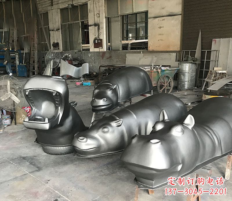 昆明不锈钢河马雕塑——艺术与自然的完美结合