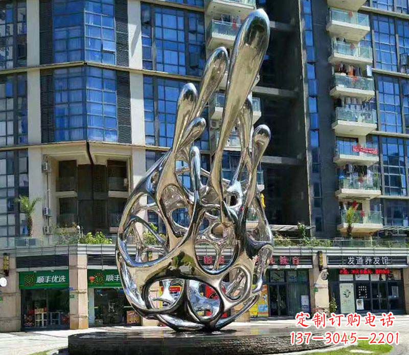 昆明不锈钢火龙果雕塑集艺术与自然之美