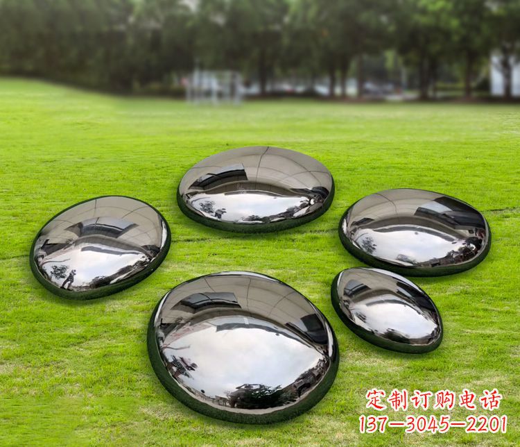 昆明不锈钢镜面鹅卵石雕塑