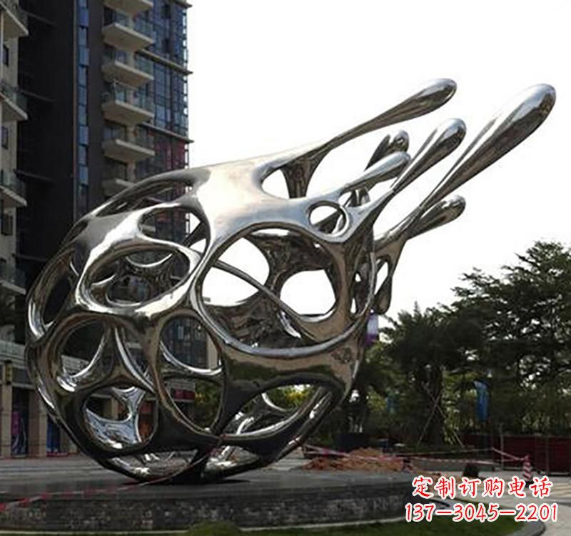 昆明不锈钢镜面火龙果雕塑