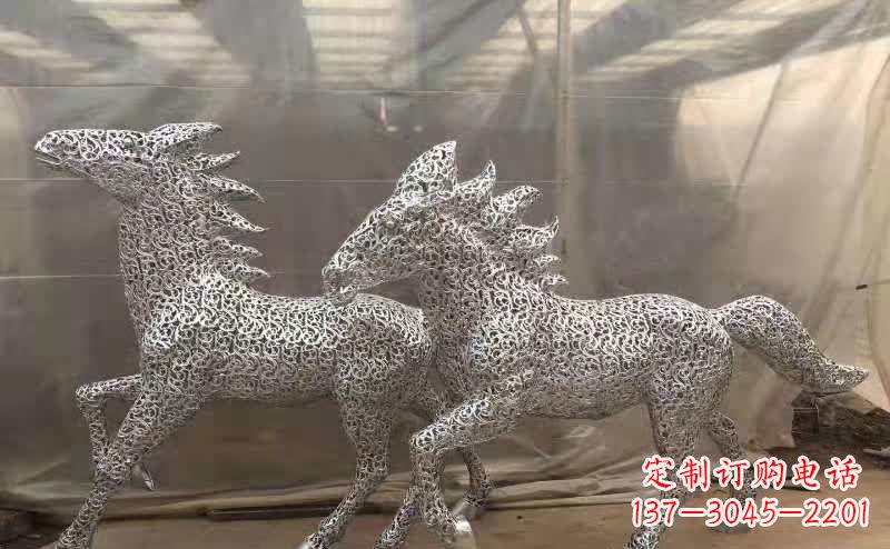 昆明不锈钢镂空奔跑马雕塑 