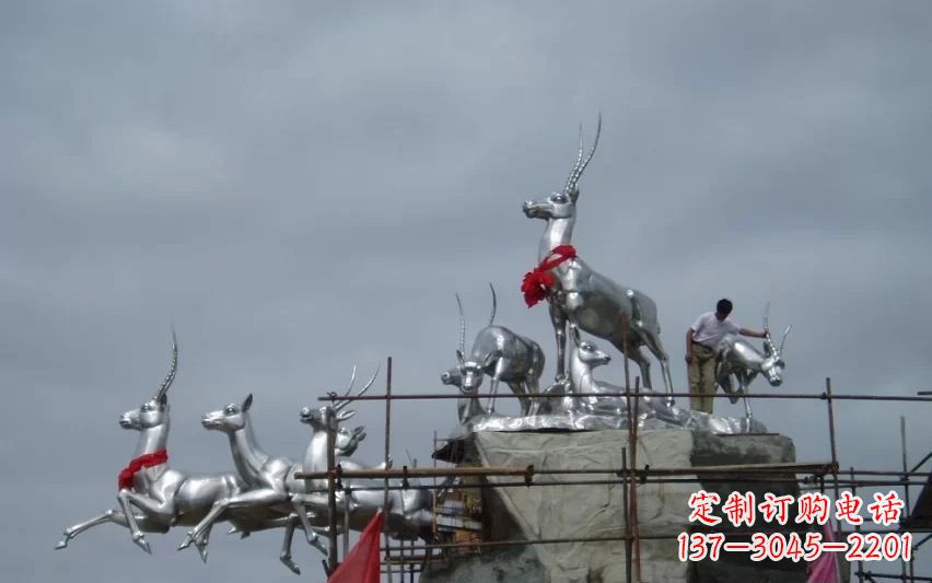 昆明不锈钢动物雕塑——美丽宁静的自然之美