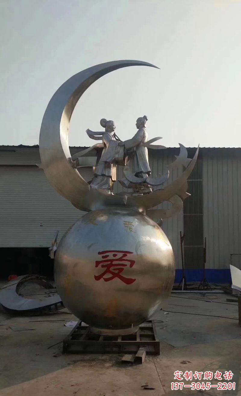 昆明不锈钢牛郎织女雕塑传承爱情的象征