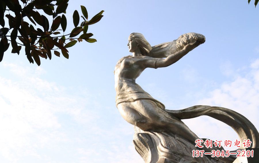 昆明女娲传承中华神话的不锈钢雕塑