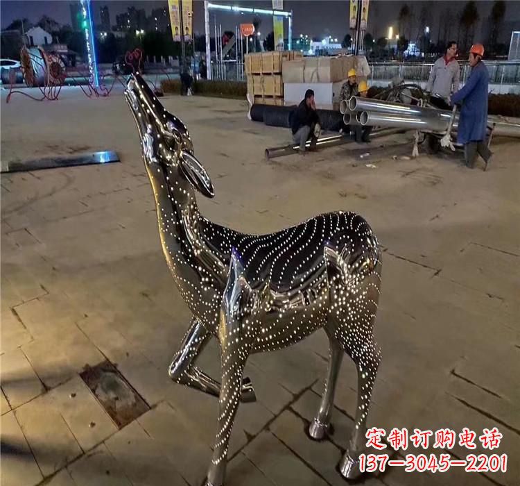 昆明时尚优雅的不锈钢小鹿雕塑