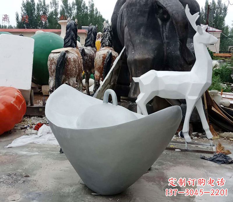 昆明金色福祉——元宝雕塑