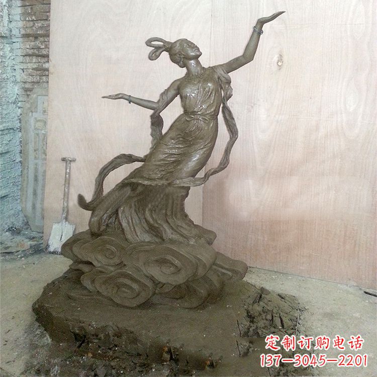 昆明“传说中的嫦娥——嫦娥雕塑”