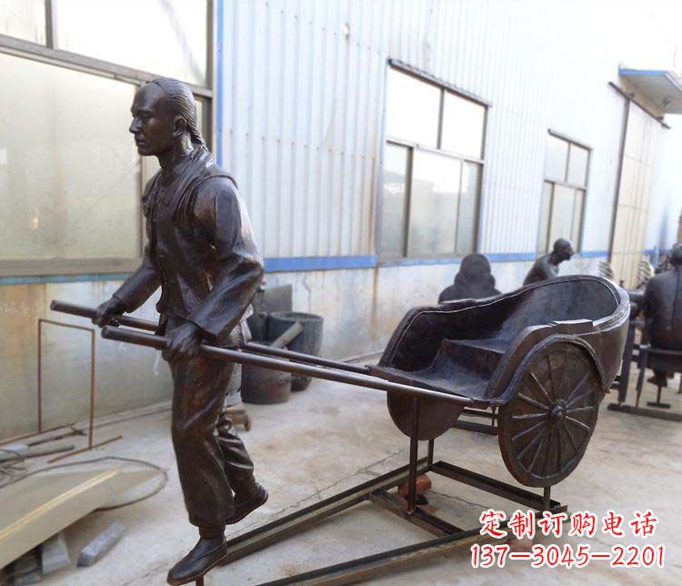 昆明青铜车夫雕塑致敬车夫的贡献
