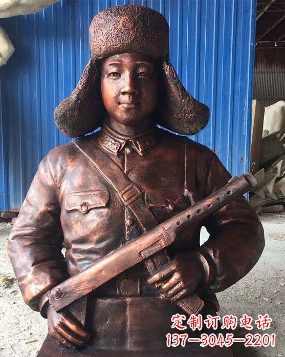 昆明雷锋雕塑象征着无私奉献的力量