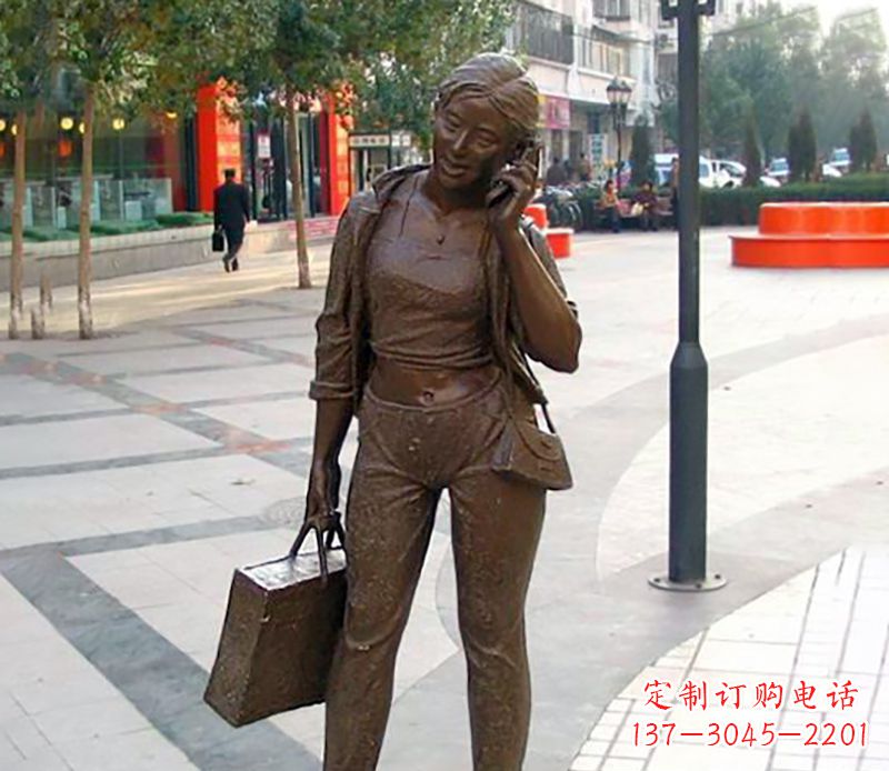 昆明打电话女人现代人物雕塑
