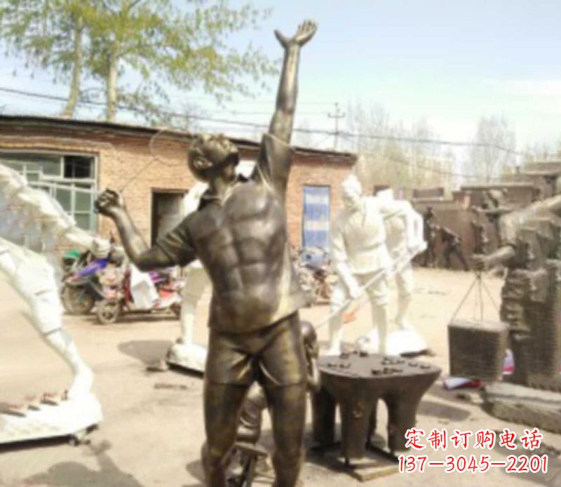 昆明打羽毛球公园人物铜雕