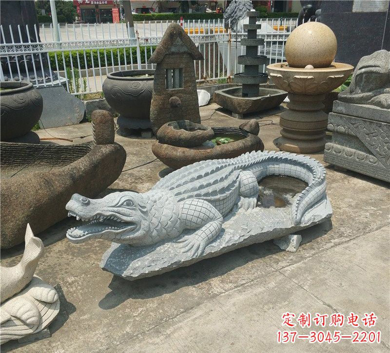 昆明动物雕塑大理石鳄鱼