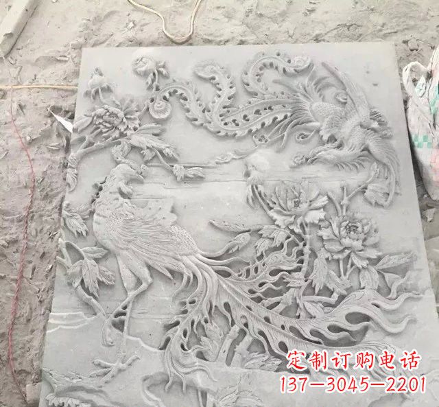 昆明精美的凤凰雕塑