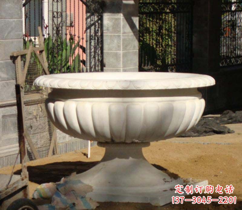 昆明精美大理石花盆雕塑