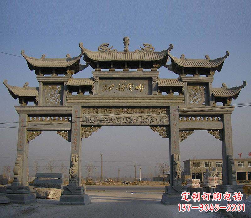 昆明大理石景区三门牌楼