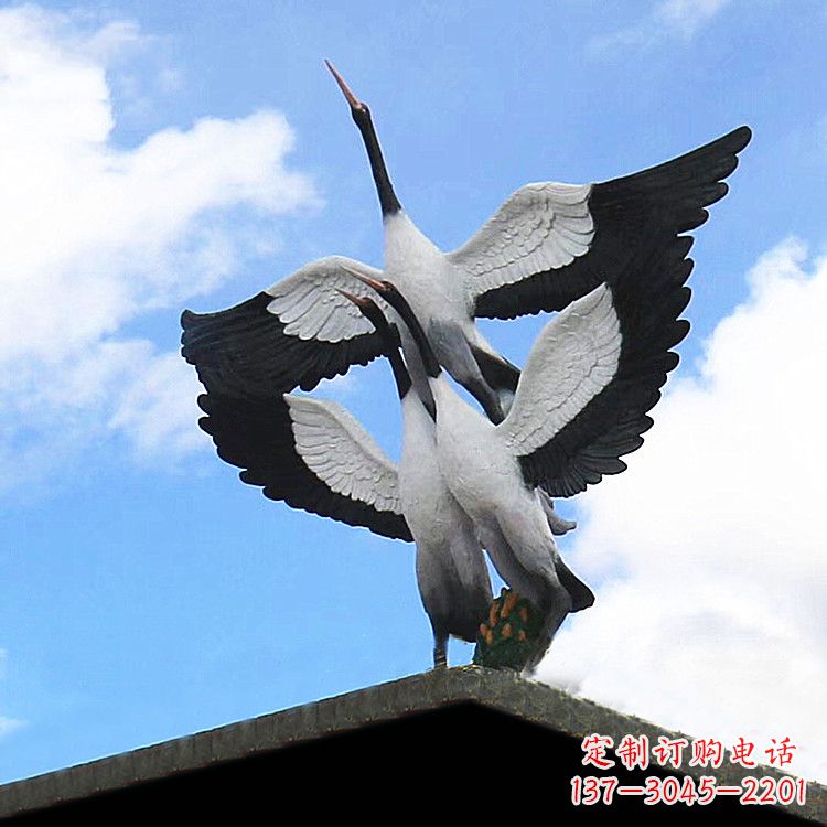 昆明大型仿真仙鹤玻璃钢景观动物雕塑