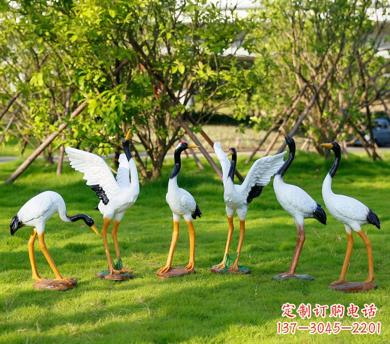 昆明丹顶鹤抽象雕塑