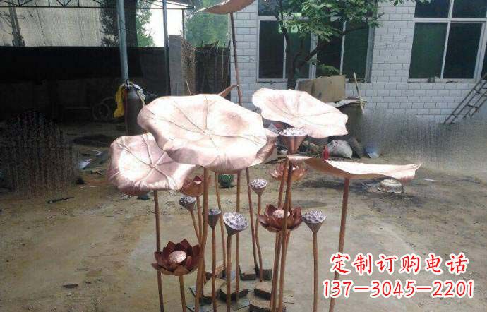 昆明锻铜荷叶雕塑