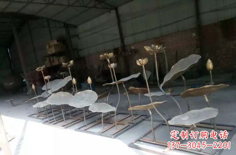 昆明锻铜荷花荷叶