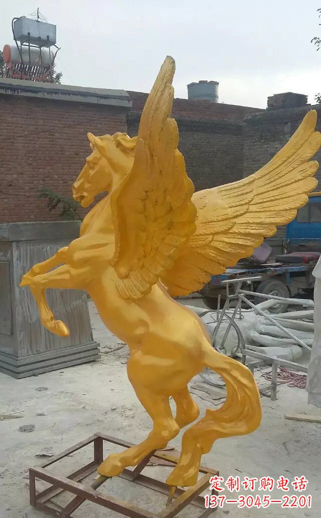 昆明飞马玻璃钢仿铜动物雕塑