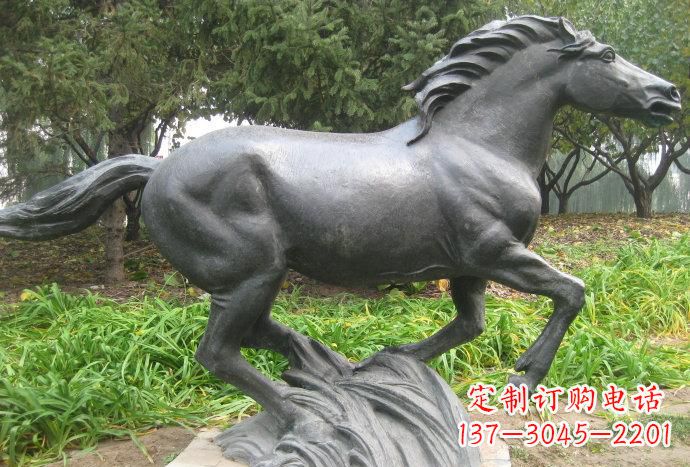 昆明奔马铜雕—精美雕塑处处闪耀灿烂光彩