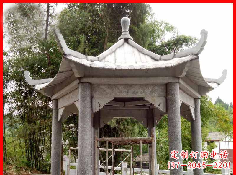 昆明复古公园石凉亭雕塑