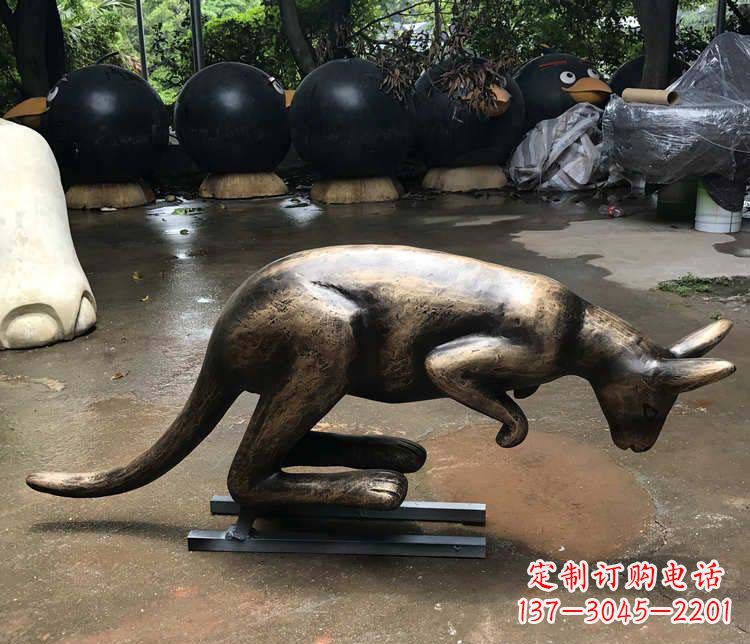 昆明中领雕塑袋鼠铜雕