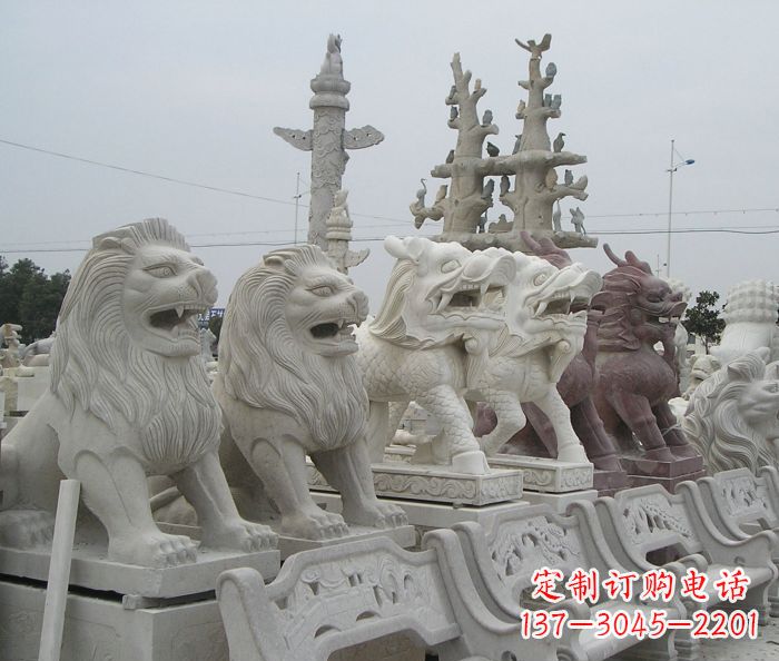 昆明新中式金色狮子雕塑